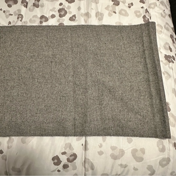 Moschino Scarf - Picture 8 of 14